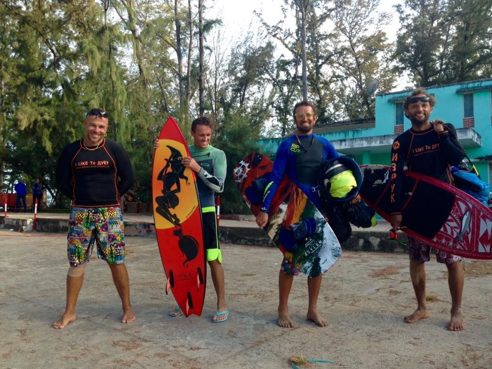 ЭКСТРЕМАЛЬНЫЕ ИСПЫТАНИЯ КАЙТОВ SLINGSHOT.jpg