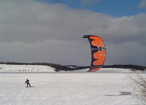 Существуют ли универсальные кайты вода / снег ?